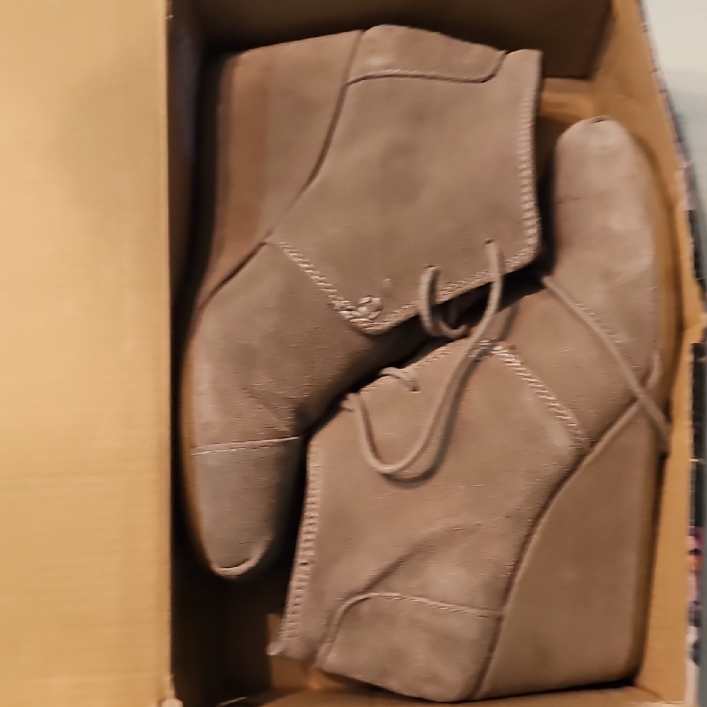 TOMS Women's Beige Suede Wedge Booties - Picture 3 of 7